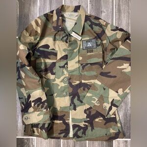 US Army Camouflage Coat Shirt Jacket Combat With Patches Grudge M NWT VTG Bin H